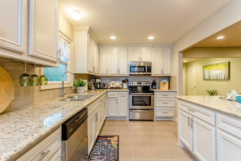 The Blue Door Bungalow - Luxury Home Downtown Houston Eksteriør billede