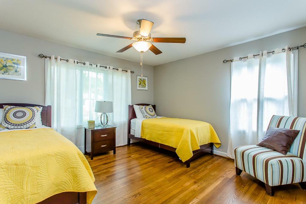 The Blue Door Bungalow - Luxury Home Downtown Houston Eksteriør billede