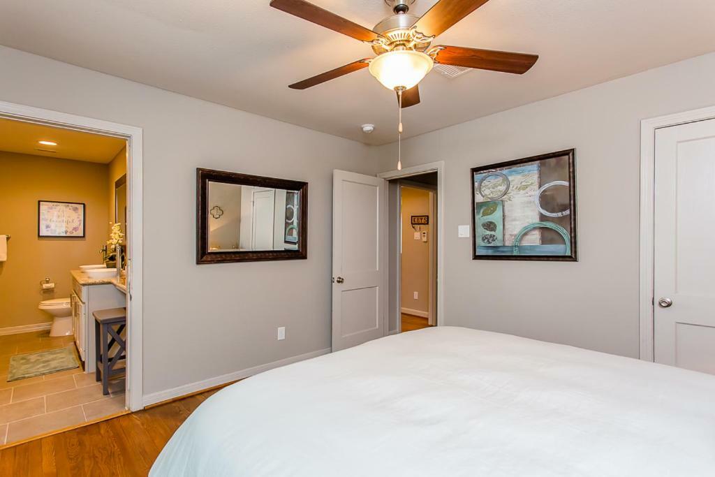 The Blue Door Bungalow - Luxury Home Downtown Houston Eksteriør billede