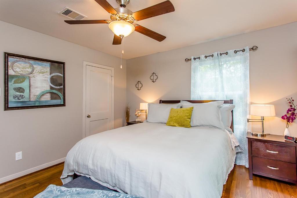 The Blue Door Bungalow - Luxury Home Downtown Houston Eksteriør billede